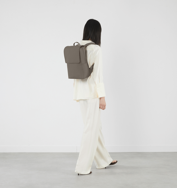 Lost In Berlin Ryggsekk Square 15"