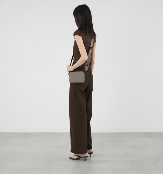 Lost In Berlin The Box - Crossbody-veske Lost In Berlin The Box - Crossbody-veske
